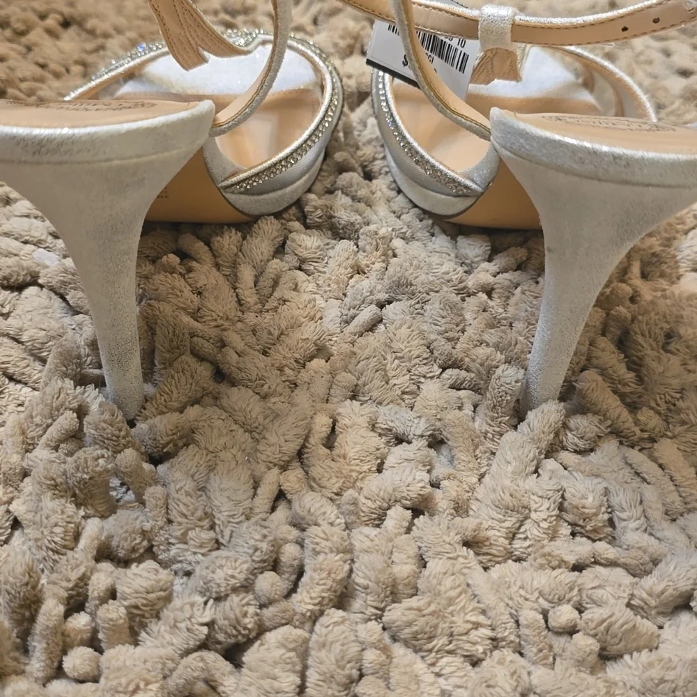 New‎ I. Miller Women's Size Rhinestone Silver T-Strap Heel Shoe Adjustable Strap